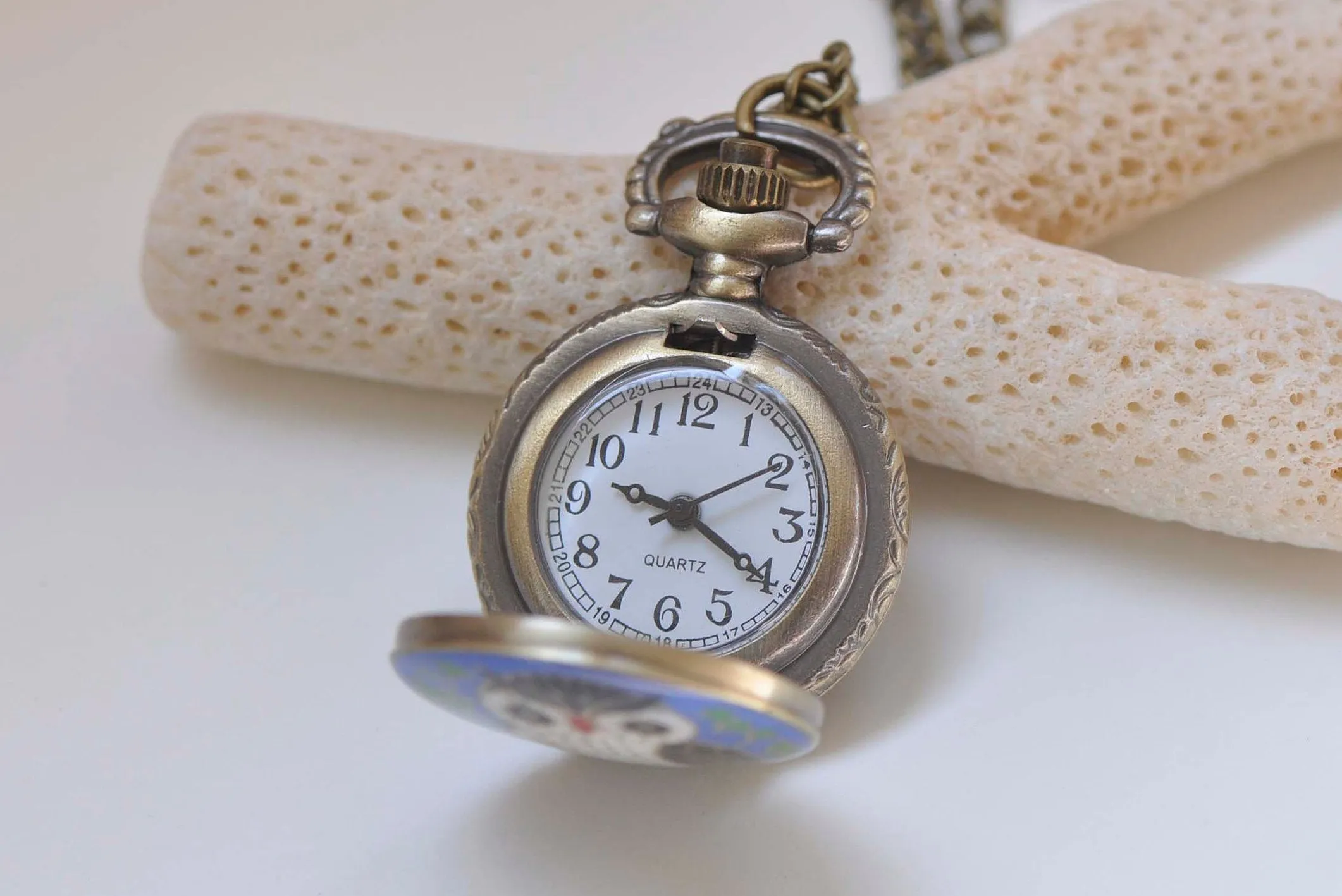 1 PC Antique Bronze Blue Enamel Flower Small Owl Pocket Watch 27mm A3663