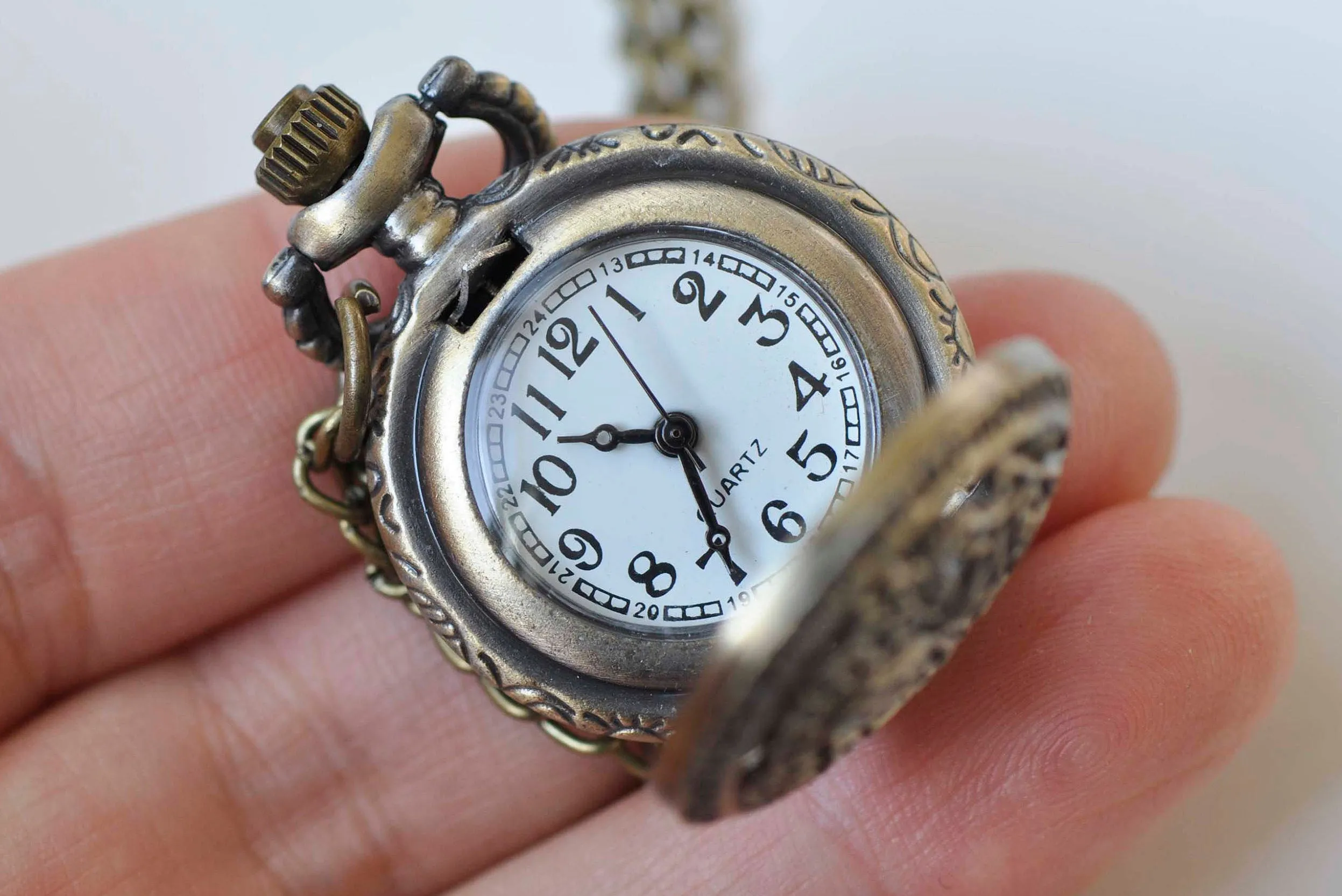 1 PC Antique Bronze Butterfly Flower Small Pocket Watch 27mm A5480