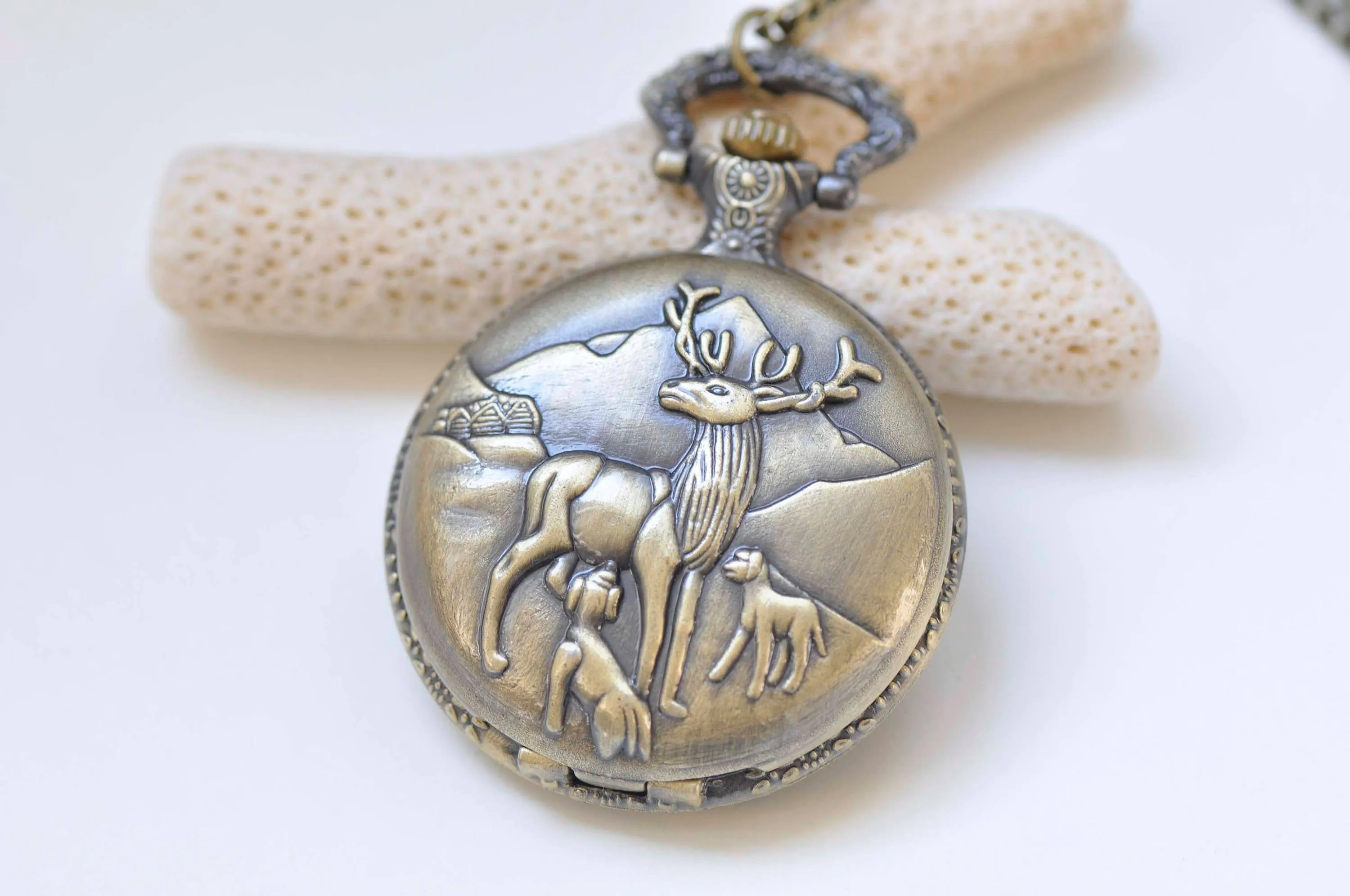 1 PC Antique Bronze Large Reindeer Pocket Watch Necklace 47mm A4149