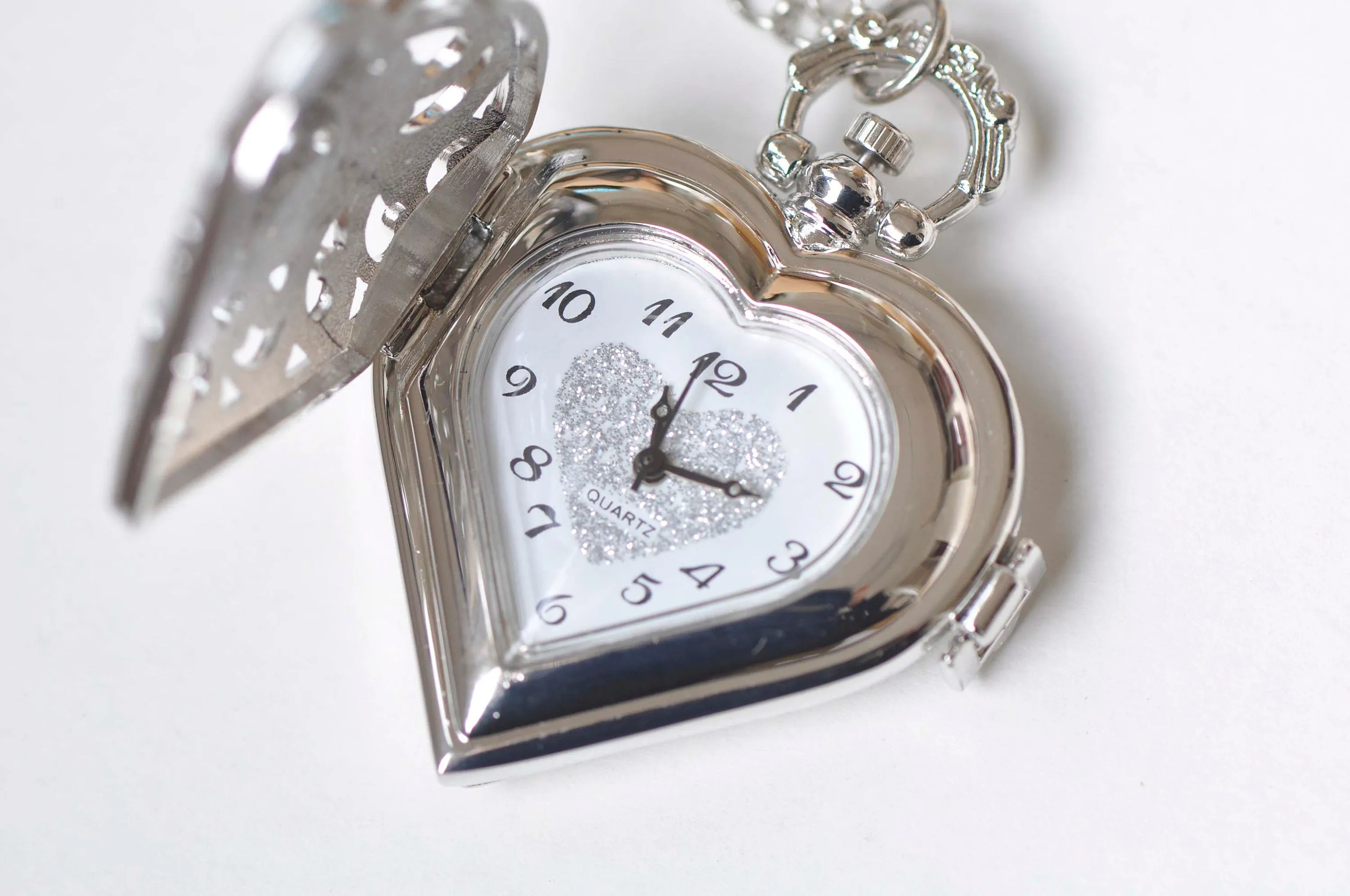 1 PC Antique Bronze/Platinum Heart Pocket Watch Necklace