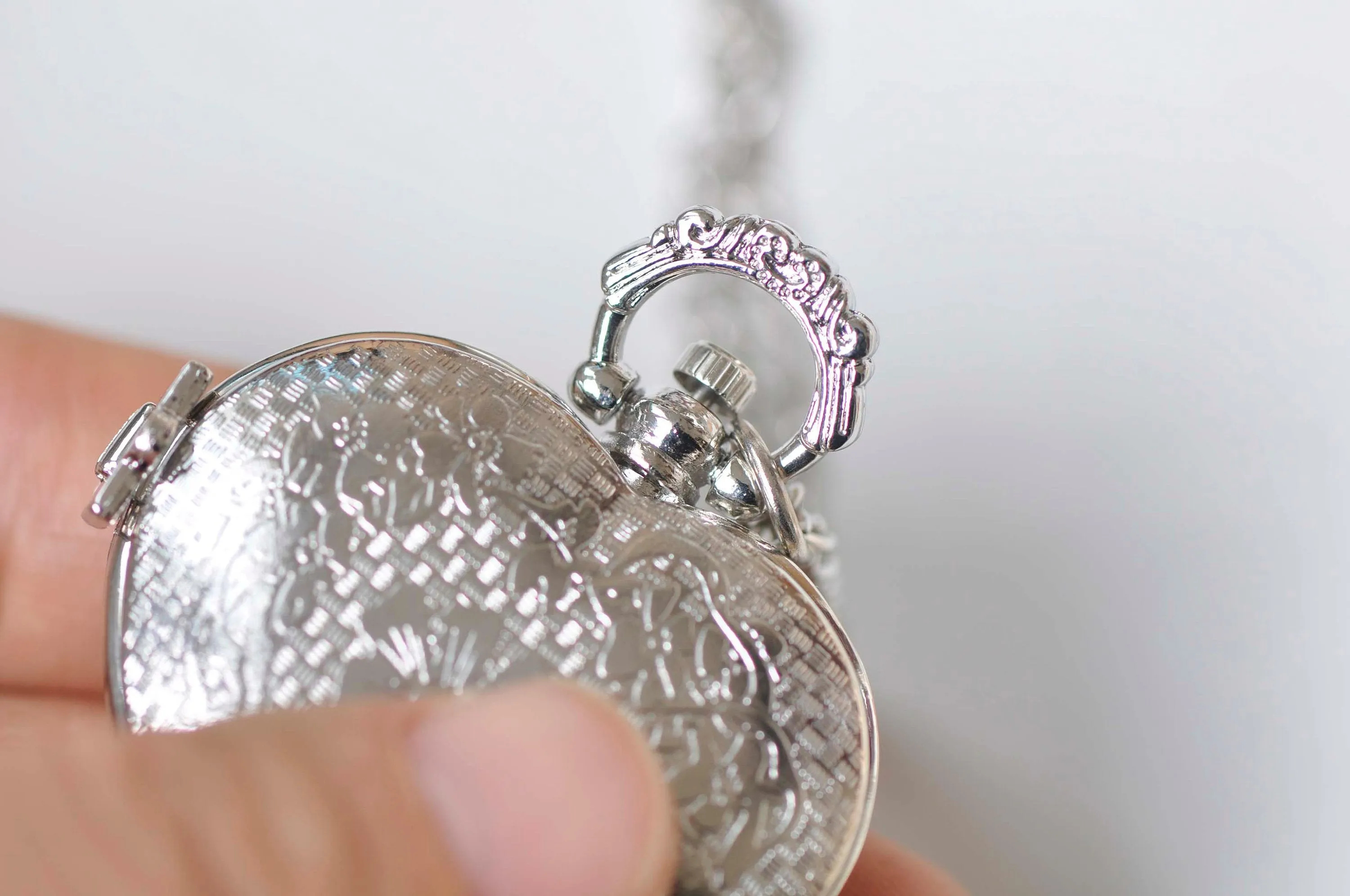1 PC Antique Bronze/Platinum Heart Pocket Watch Necklace