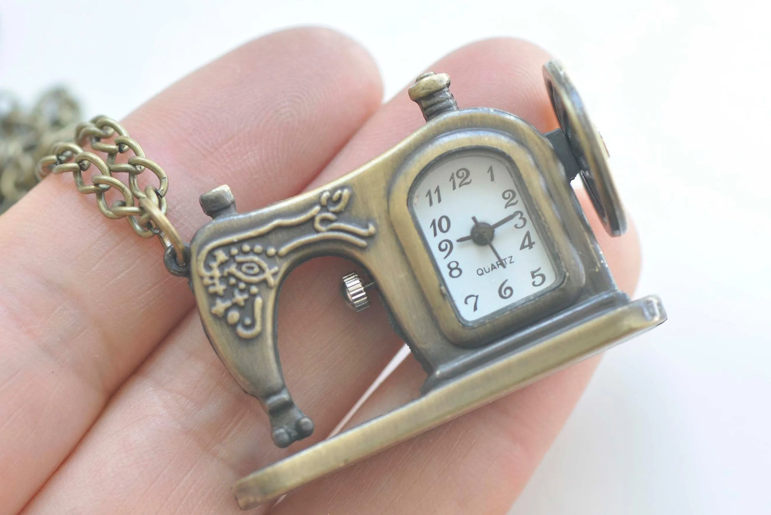 1 PC Sewing Machine Vintage Style Pocket Watch Necklace  A5746