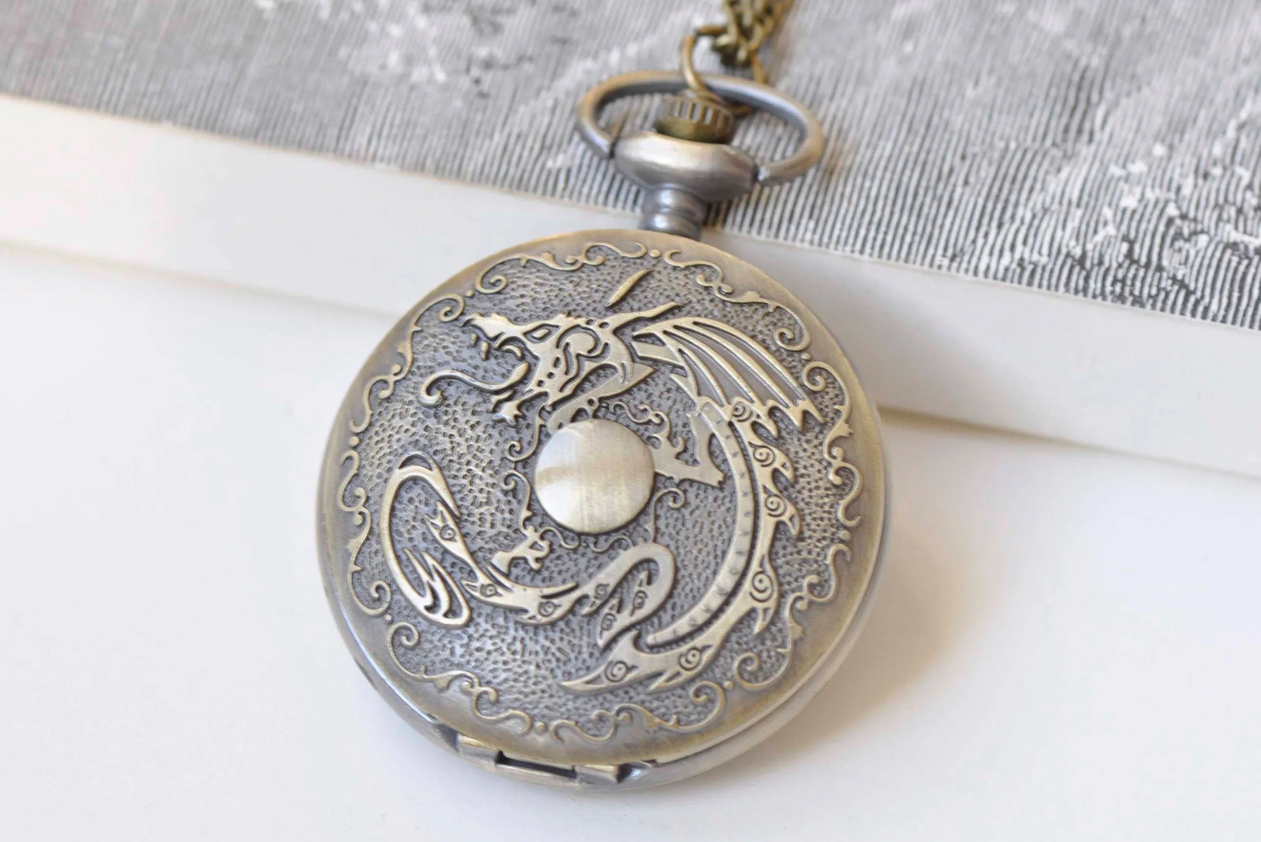 Antique Bronze Large Round Pocket Watch Necklace Set of 1 A4634